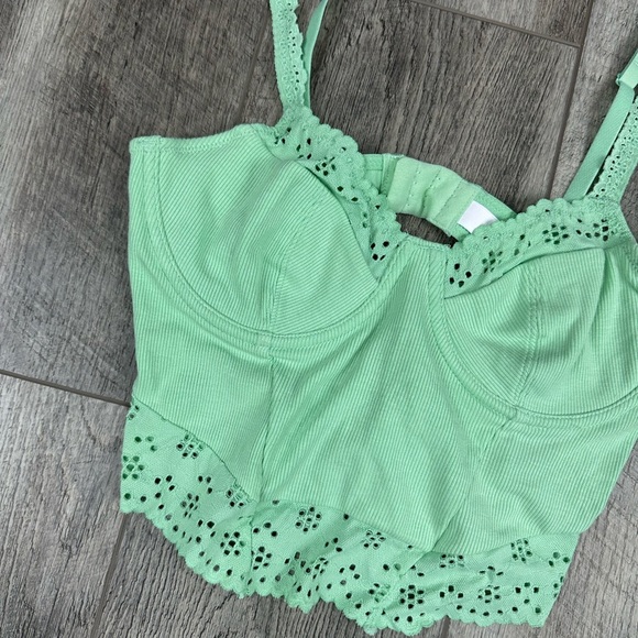 Colsie Green Eyelet Bralette Top‎ - Picture 3 of 13